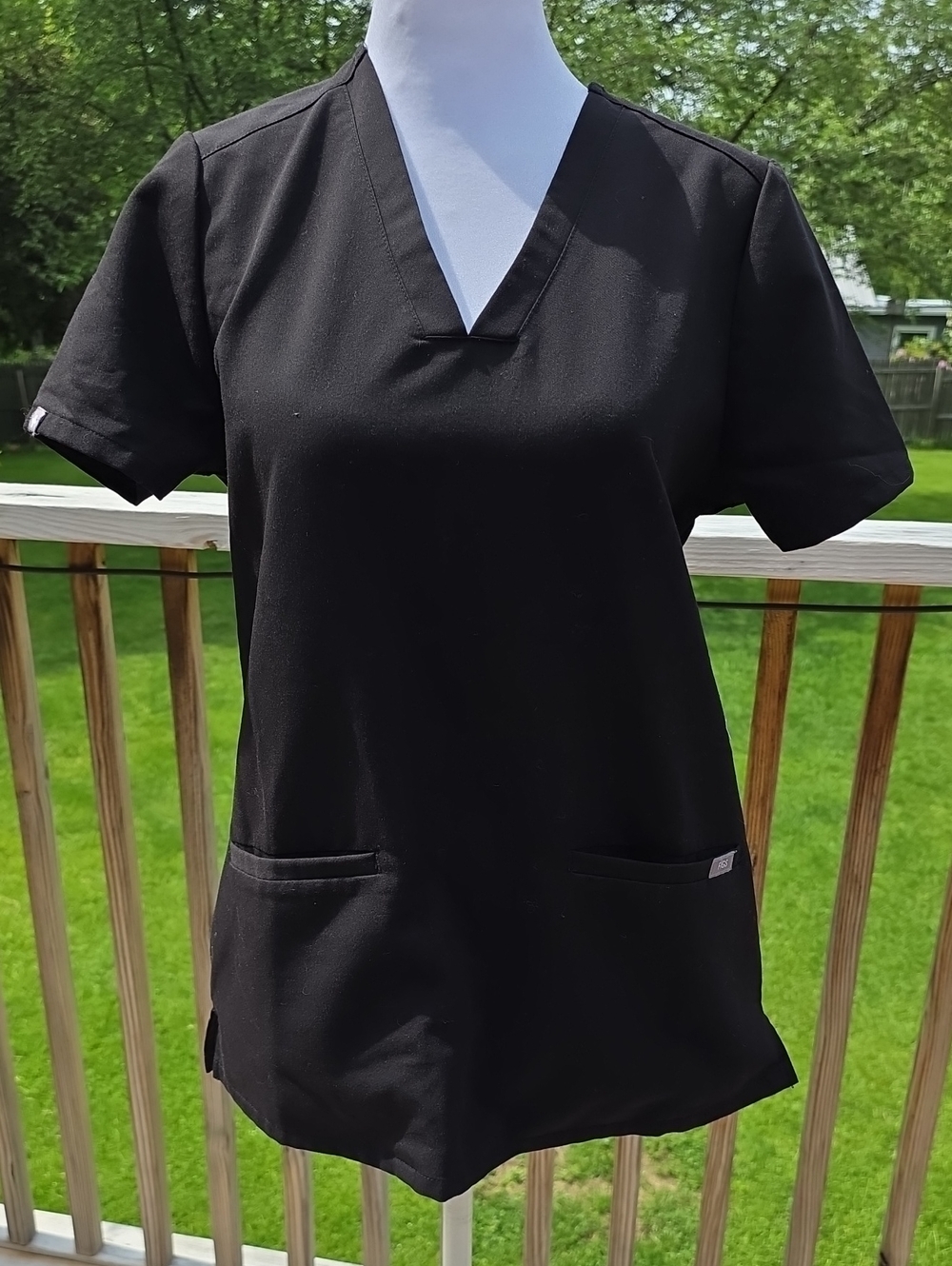 Figs Black Poly Blend Scrub Top XS